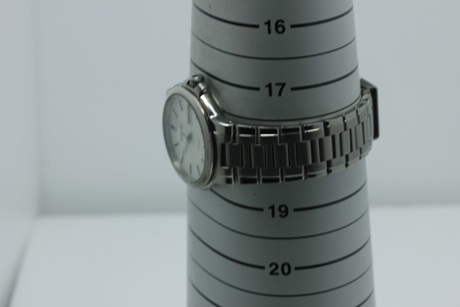 SEIKO 7N43-7B80 Titanium Day Date Kanji 38mm Qz Men’s Watch vintage 1993