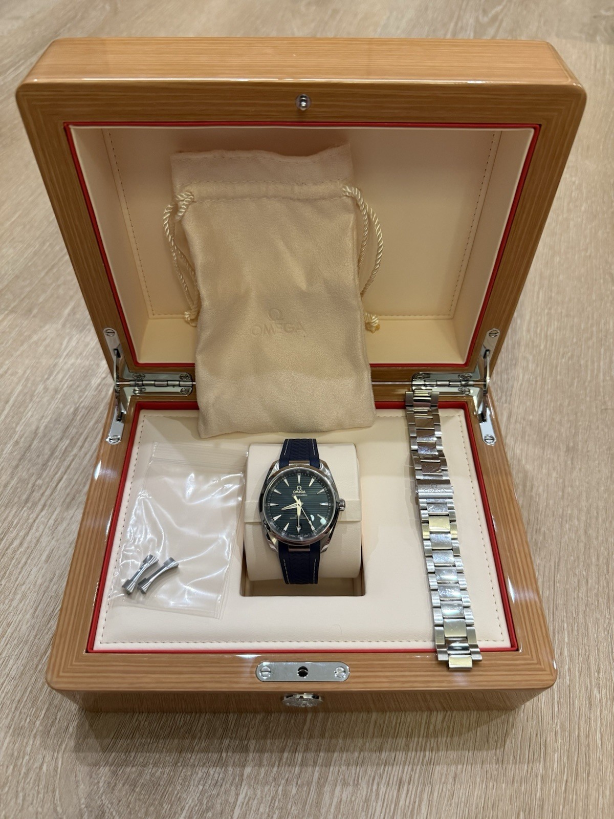 OMEGA Seamaster Aqua Terra Navy Blue 150M 220.10.38.20.03.001 – STRAP & BRACELET