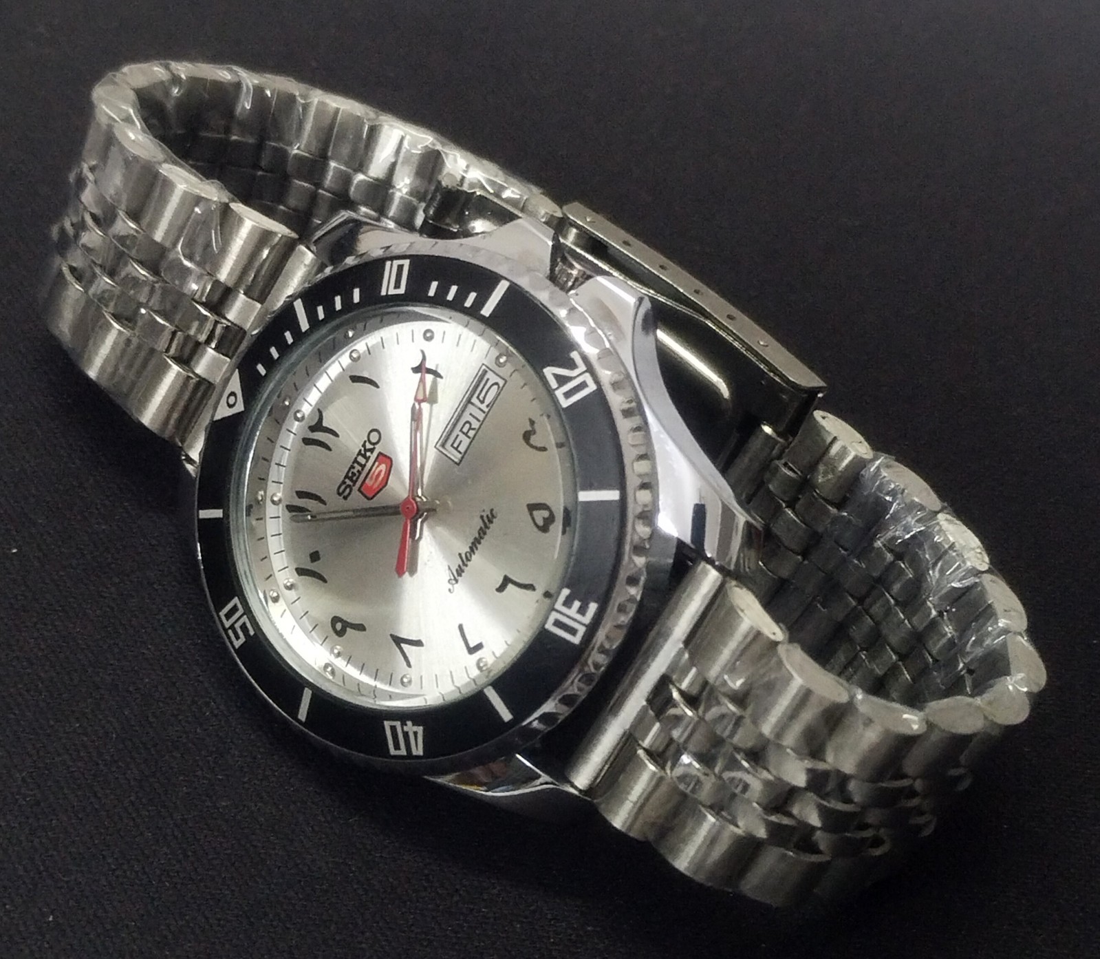 Vintage Seiko 5 Automatic Watch for Men Silver Arabic Dial Working Perfectly