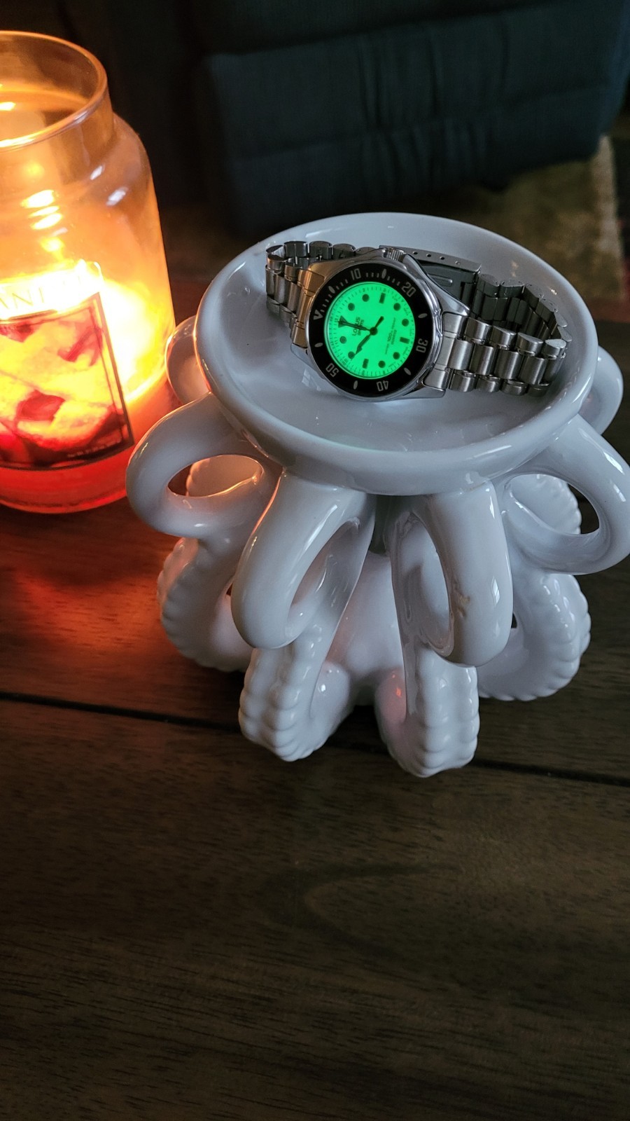 Lorus 60 click dive watch. 150m water resistant. Full lume dial. 30mm diameter