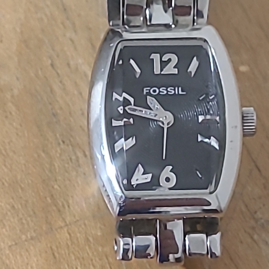 FOSSIL Bracelet Watch ES-2013 New Battery READ FULL DESCRIPTION