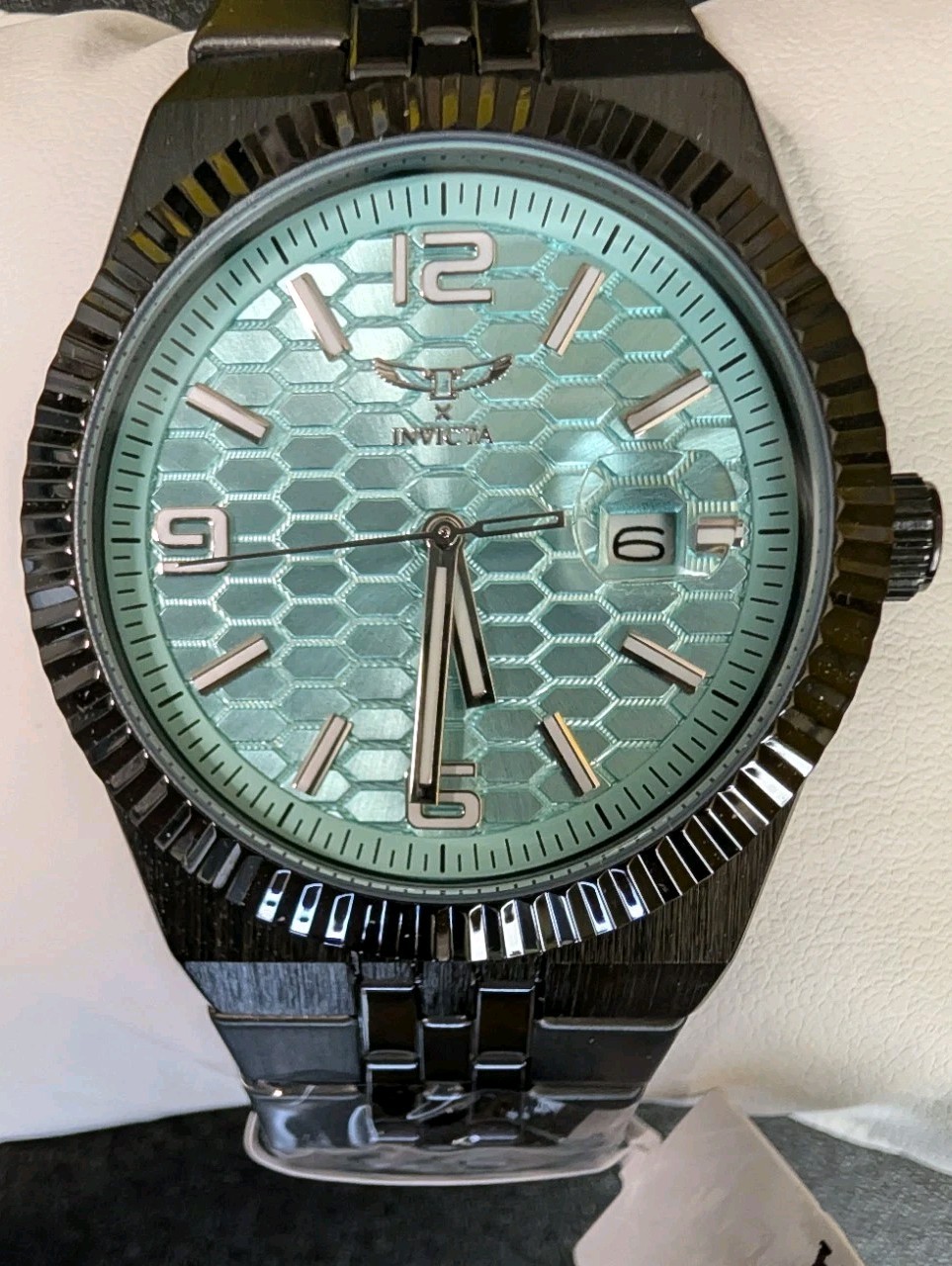 Invicta Specialty 70052 Quartz Watch – Plus Travel Case & Racing Keychain!