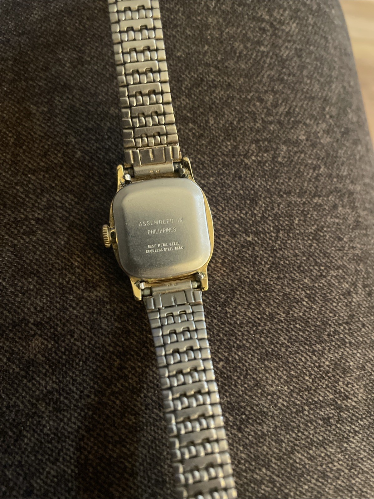 Vintage Timex Ladies Oval mechanical watch Gold Tone- Untested – Philippines