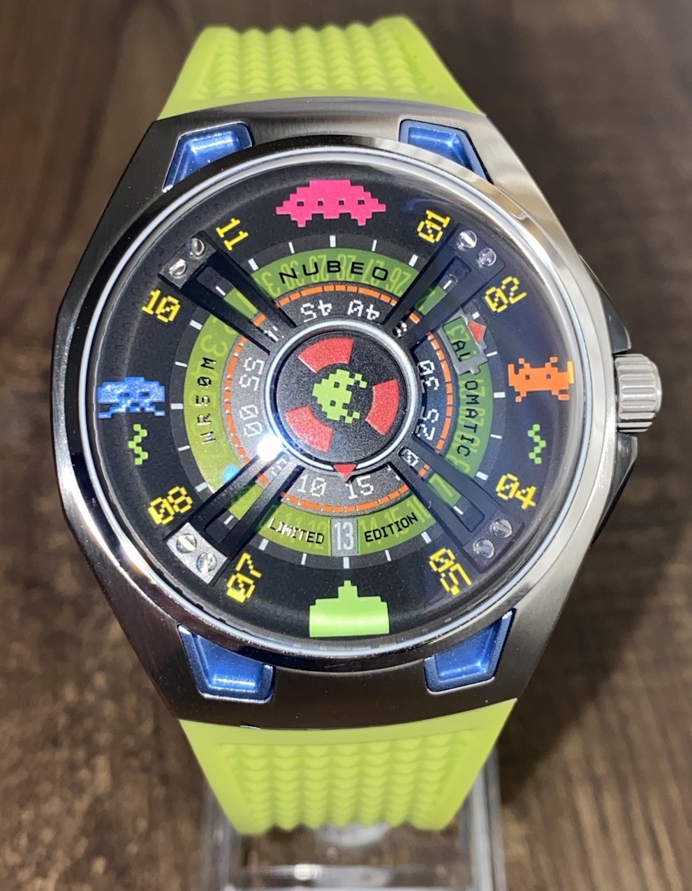 NUBEO SPACE INVADERS 👾 MYSTERY WATCH COOL UNIQUE FUTURISTIC SPACE AGE CRAZY 🛸
