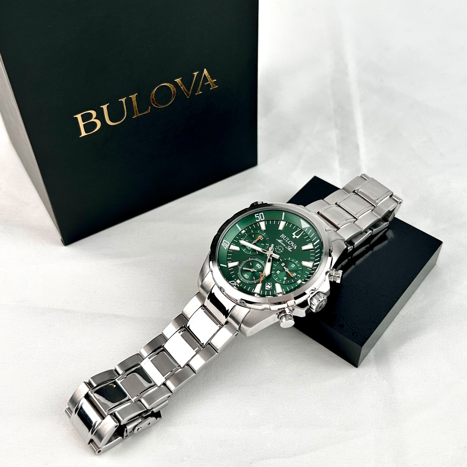 New w/box/Bulova Marine Star 96B396 Green Dial Chronograph Men’s Quartz Watch