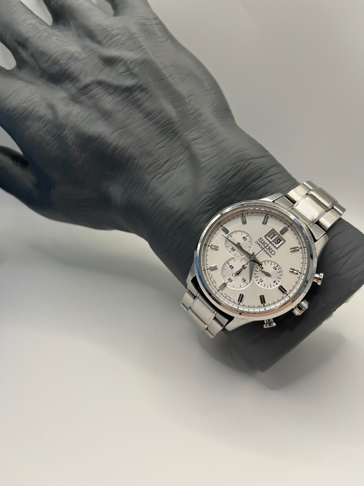 Seiko Chronograph 7T04-0AE0 White Dial Big Date Men’s Quartz Watch Silver SBPY