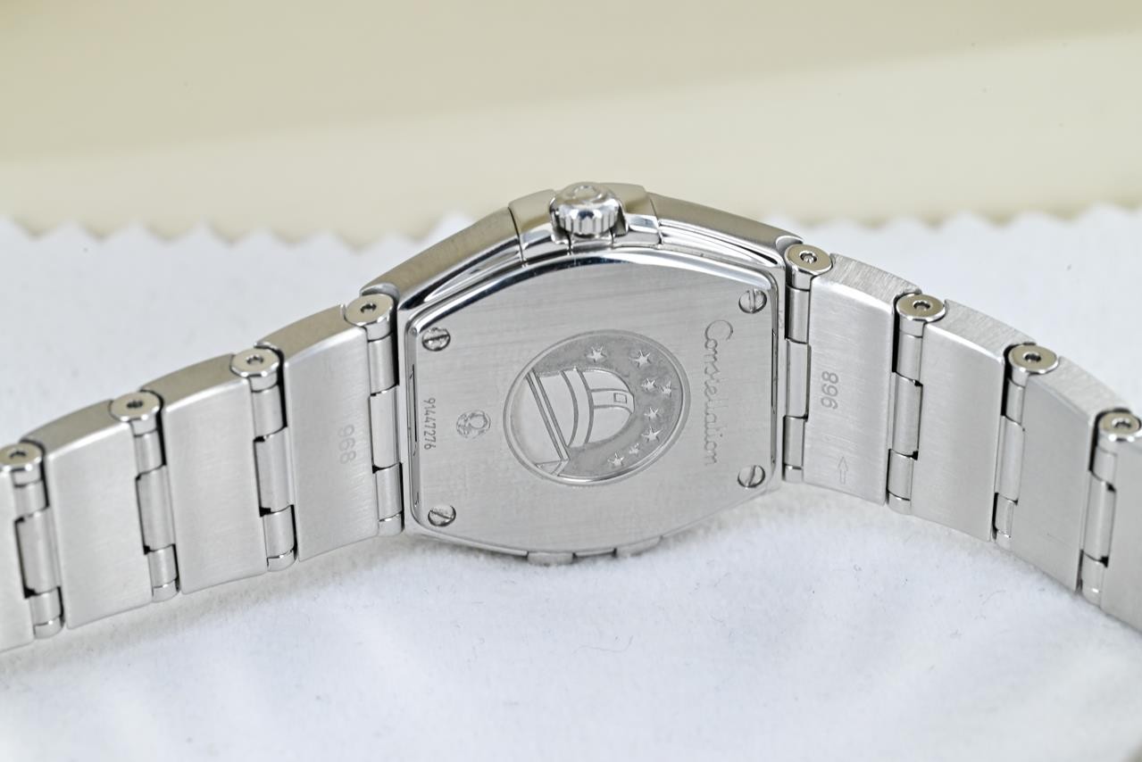 Ladies Omega Constellation Watch 123.10.24.60.02.001 – 24mm Silver Dial 2010