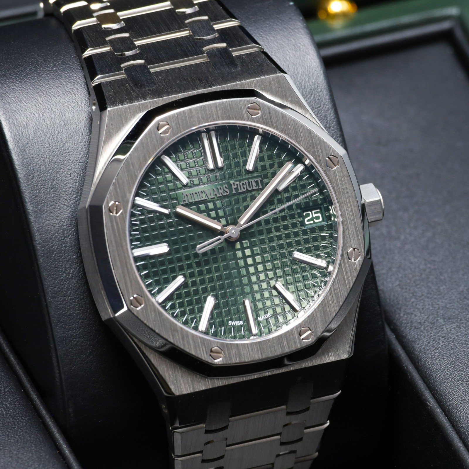 Audemars Piguet Royal Oak 2025 41mm Green Tapisserie Dial Royal Oak 15510ST