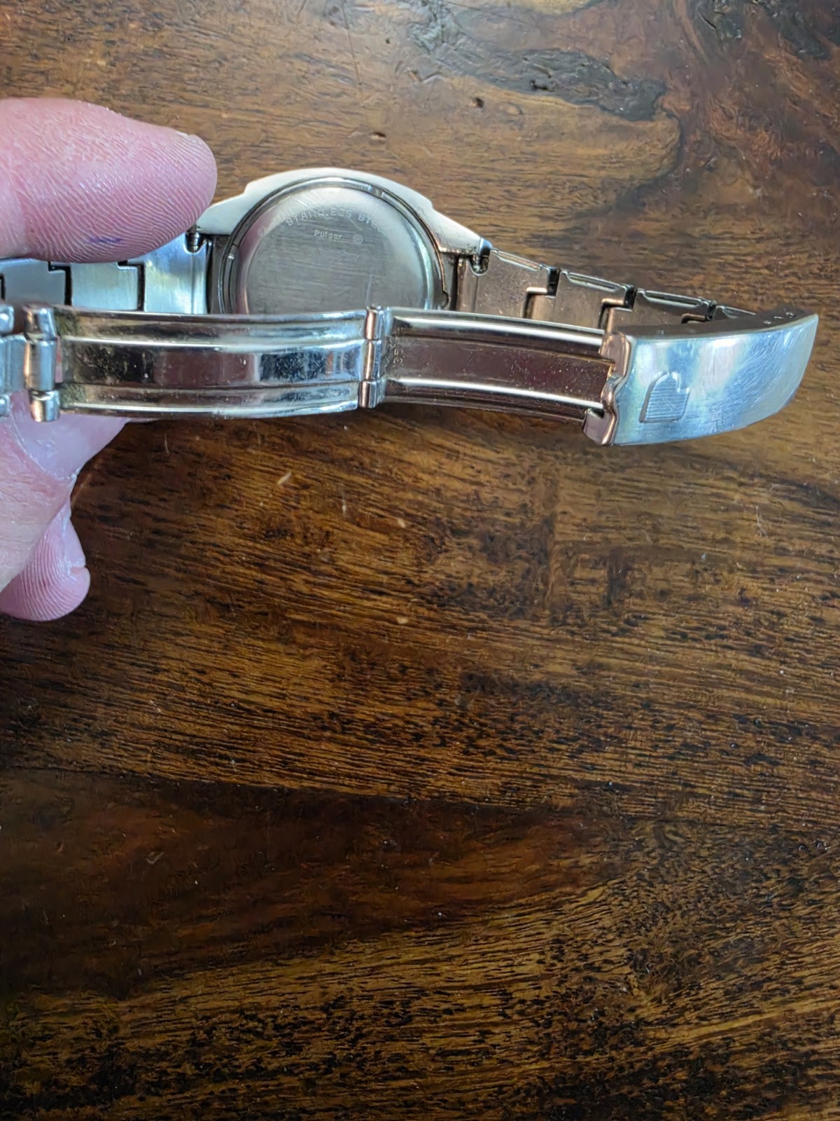 Vintage Pulsar P-4 Ladies Executive Digital QUARTZ LED Watch Need Battery Repair