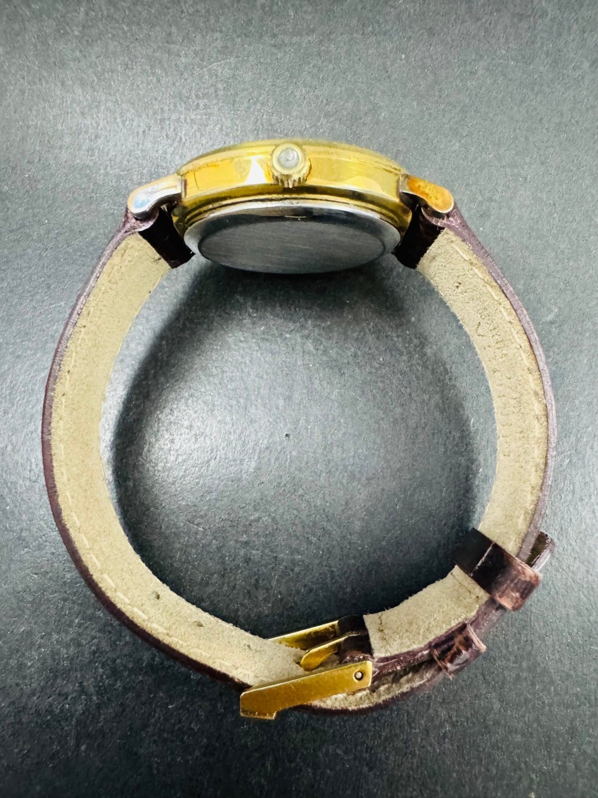 Vintage 1970 Omega Constellation – Gold Dial Quartz – Ref. 191.032 – Men’s Watch