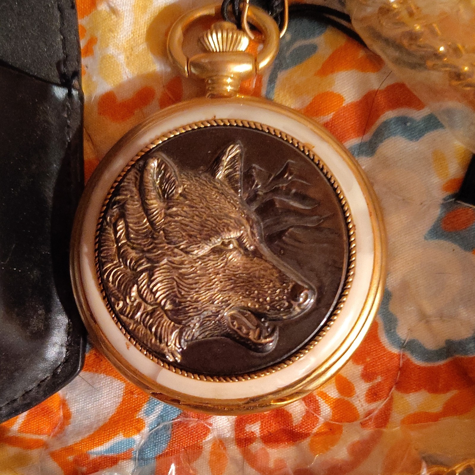The Franklin Mint Wolf Full Hunter Gold Plated Quartz Pocket Watch Chain Booklet