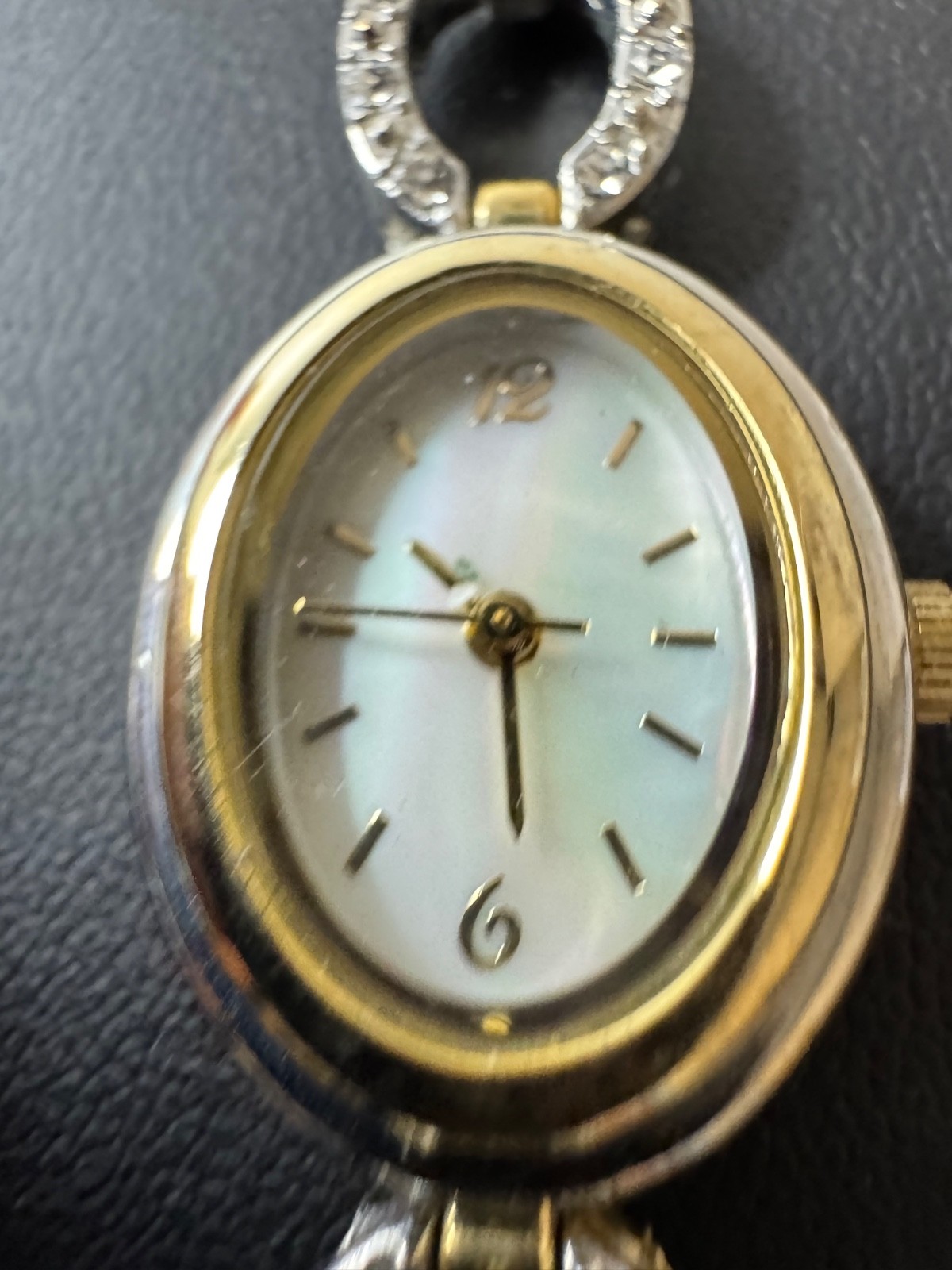 Allude Watch Womens Gold Tone Oval Dial Floating Rhinestone Links New Battery