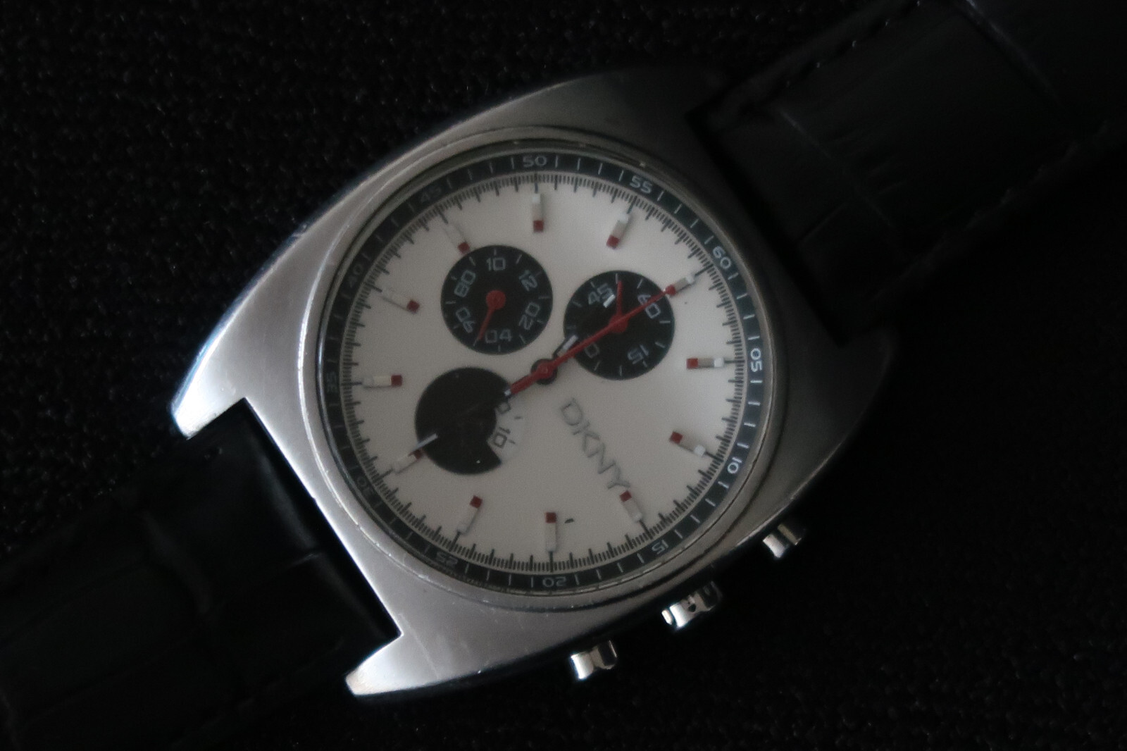 DKNY NY5082 QUARTZ CHRONOGRAPH TURTLE WATCH GREY BLACK AND RED FACE BLACK STRAP