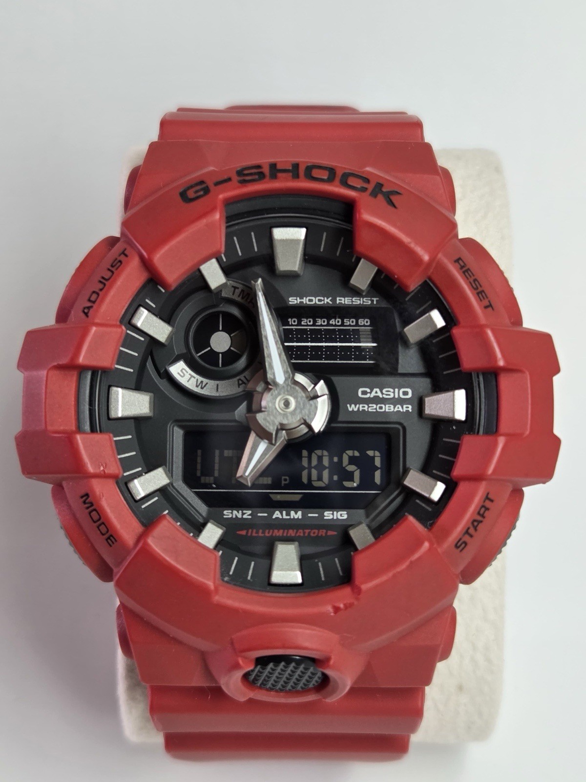 Casio G-Shock GA-700-4A 5522 Red Analog Digital Watch 200M Illuminator Works