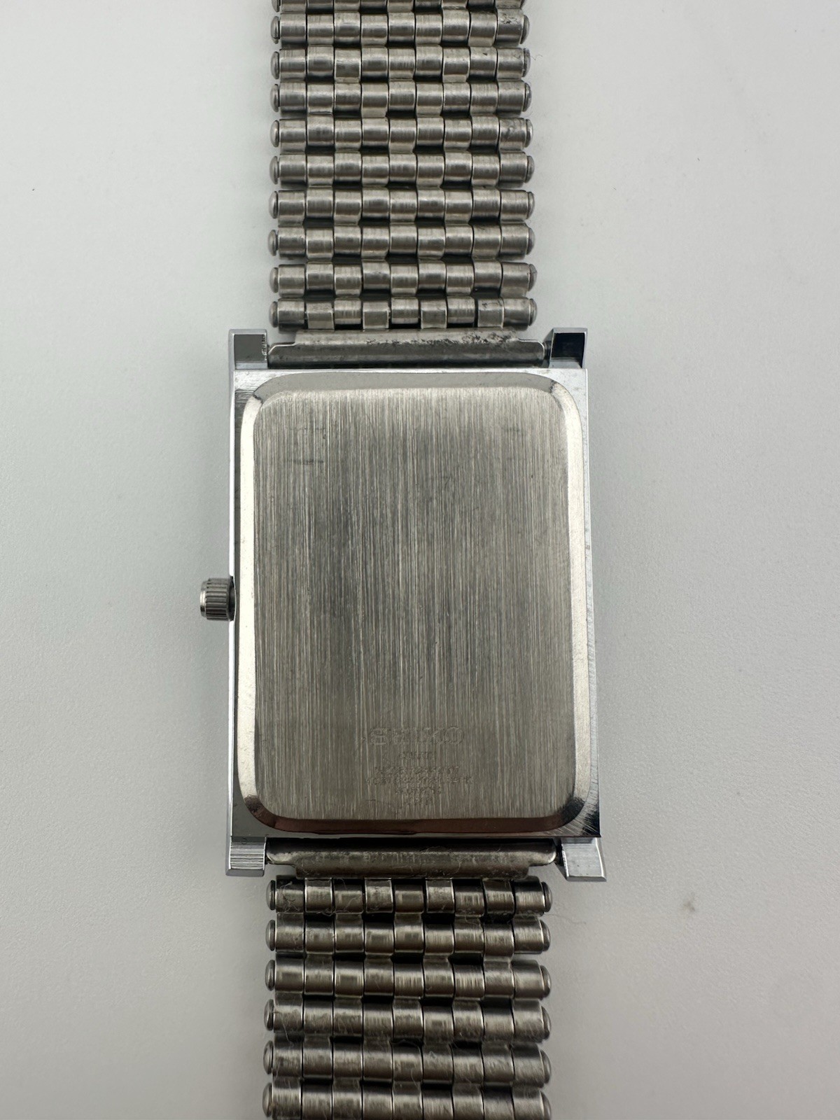 WHITE DIAL Vintage Seiko Slim Quartz men’s Wrist Watch