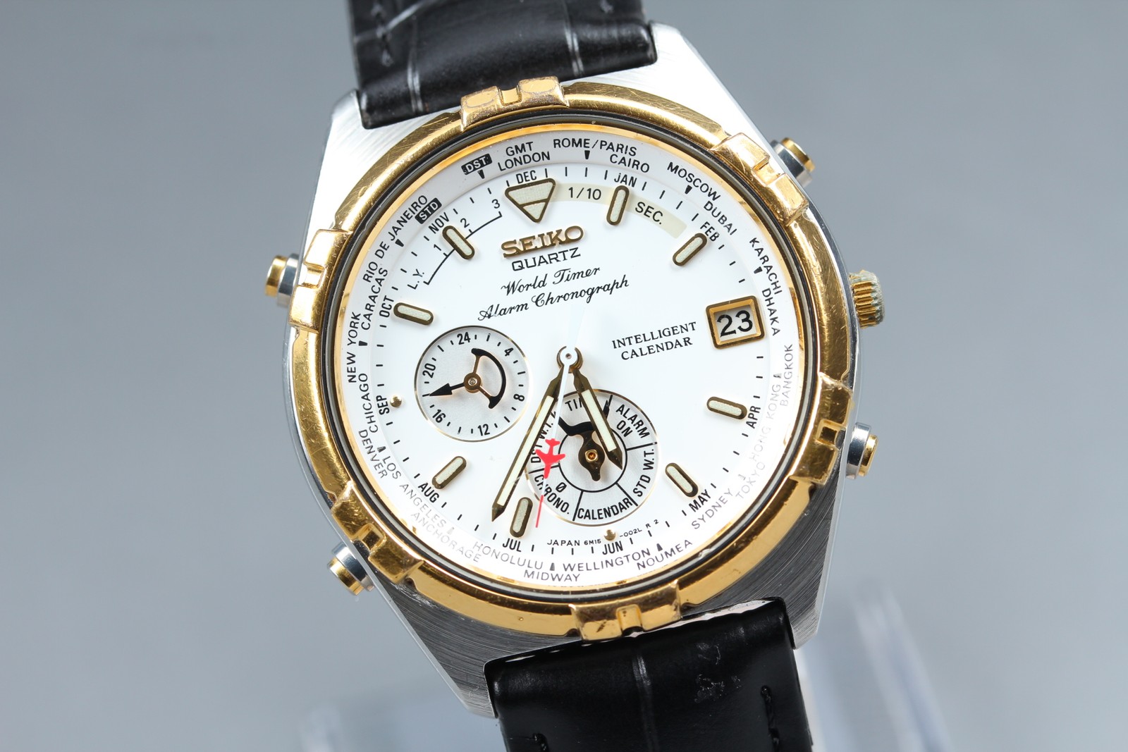 Near MINT Vintage SEIKO World Timer 6M15-0020 39mm Alarm Chrono Qz Men’s Watch