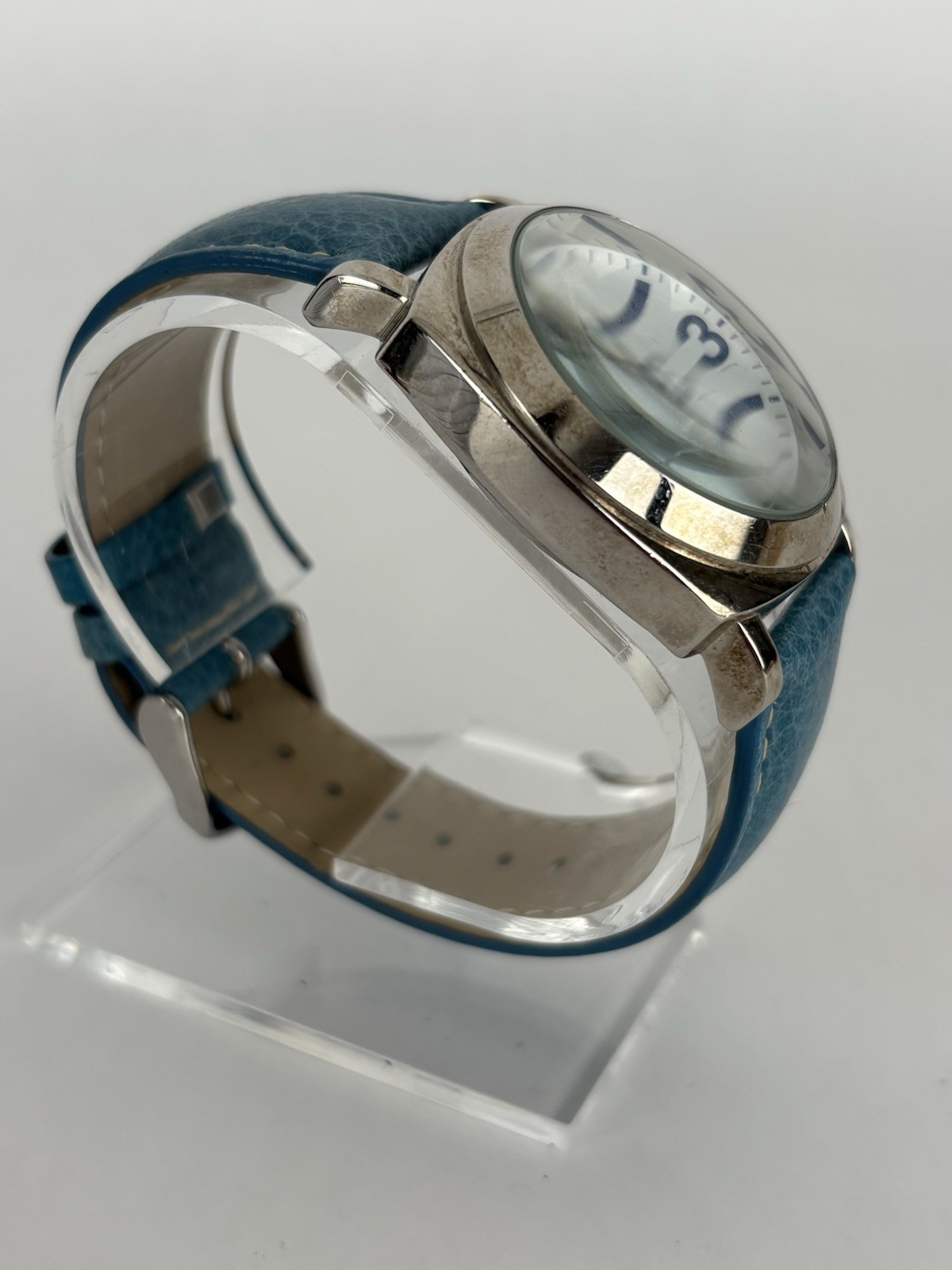 Joan Rivers Classics 40mm Silver Tone Quartz Watch w/Leather Band & New Battery