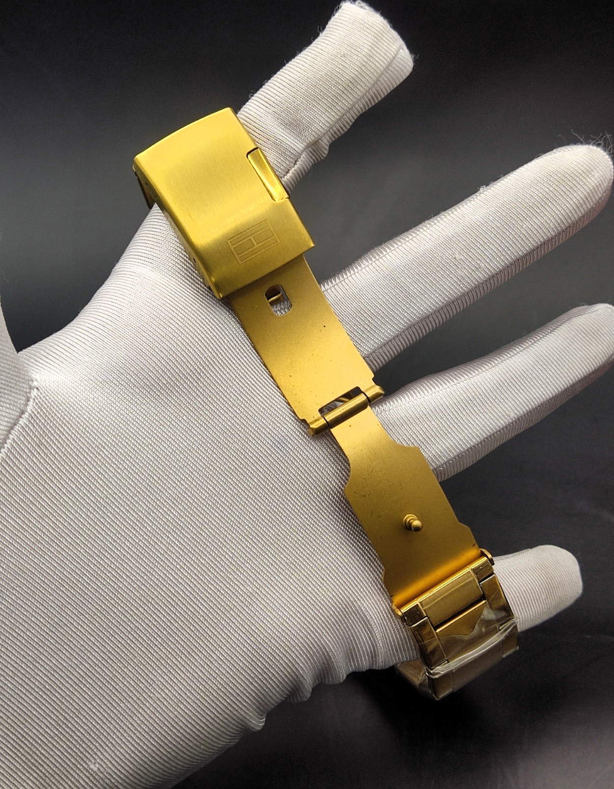 #Refurbished Amazing Tommy Hilfiger Automatic Yellow Dial Men’s Wrist Watch