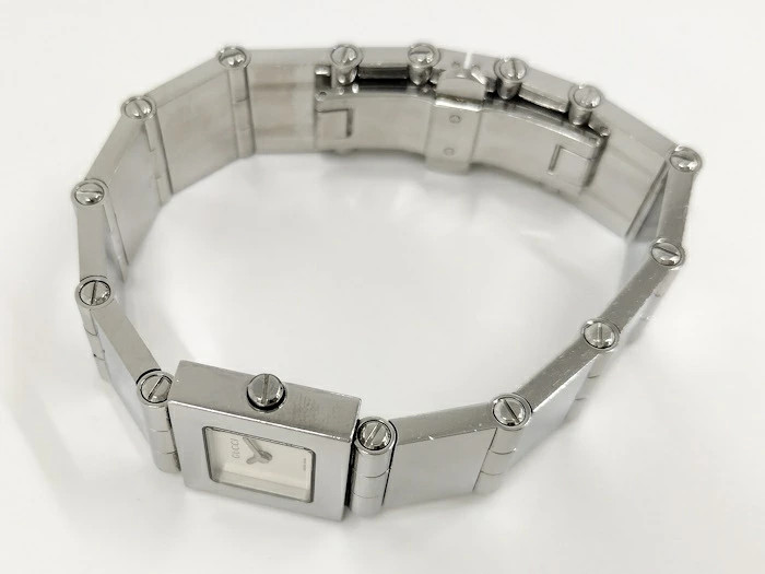 GUCCI Ladies’ Watch Square SS Quartz Silver Dial 300L Used