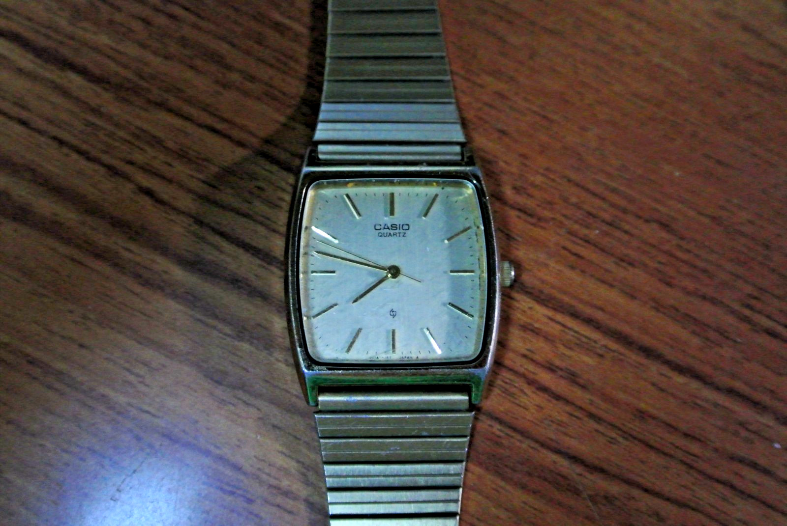 Vintage Casio Mens Watch 29mm Gold Tone Dial 317 MQ-201G New Battery 8″