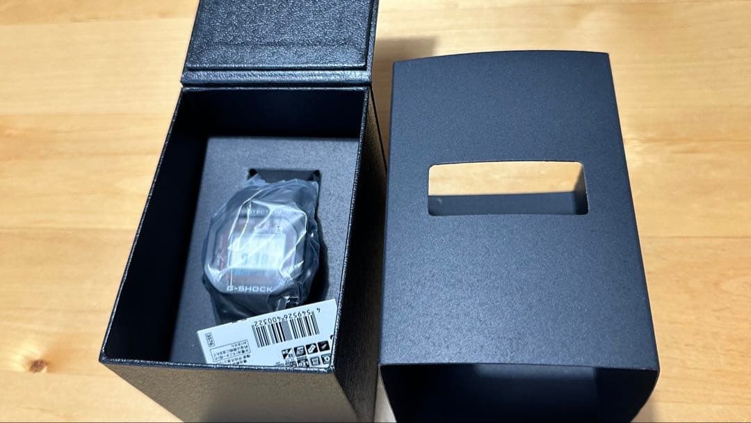 G-SHOCK DW-5000R-1AJF CASIO, with tags, warranty card unfilled.