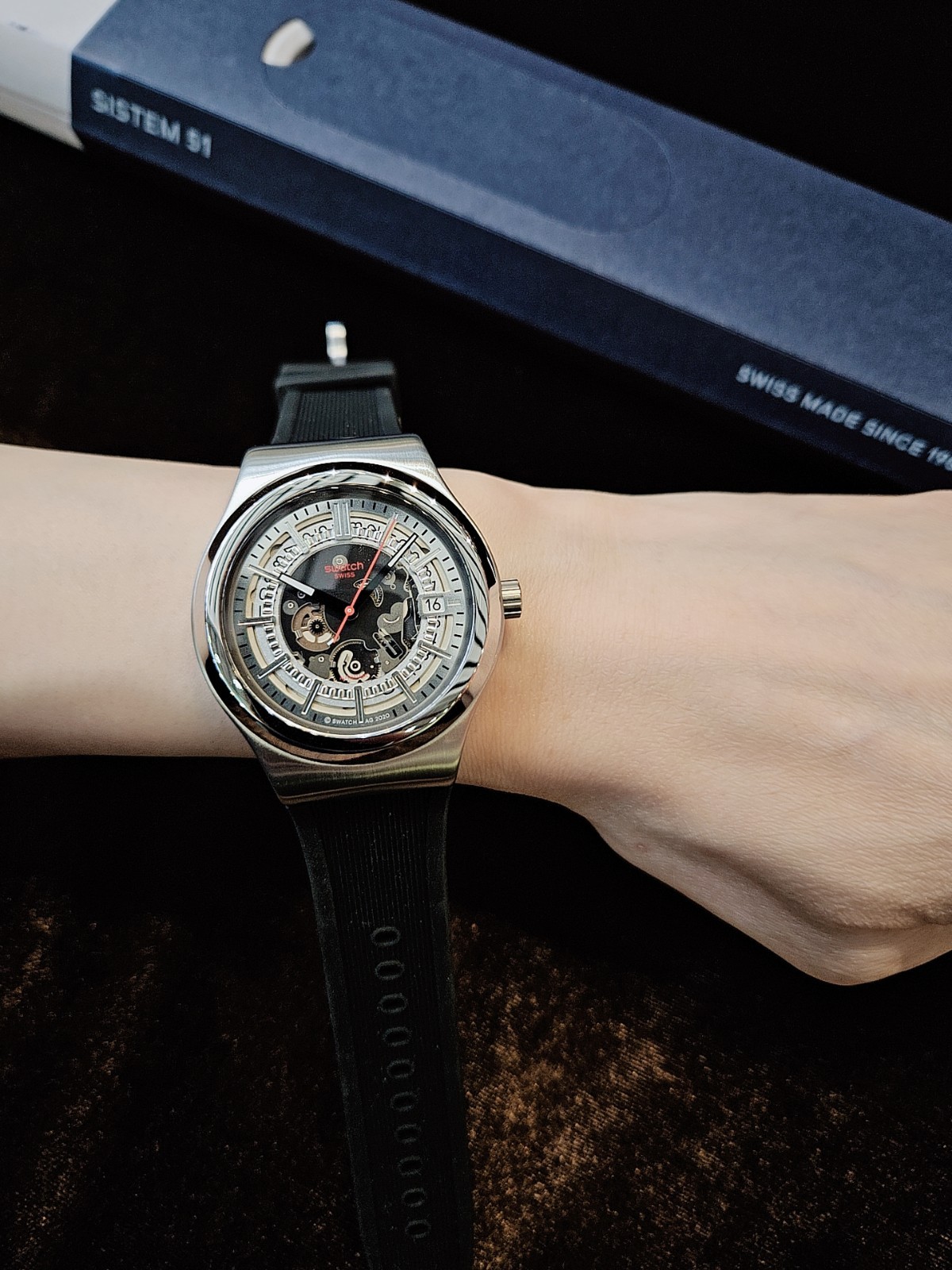 Swatch SISTEM 51 Automatic Irony SISTEM THROUGH AGAIN YIS431 NEW IN BOX