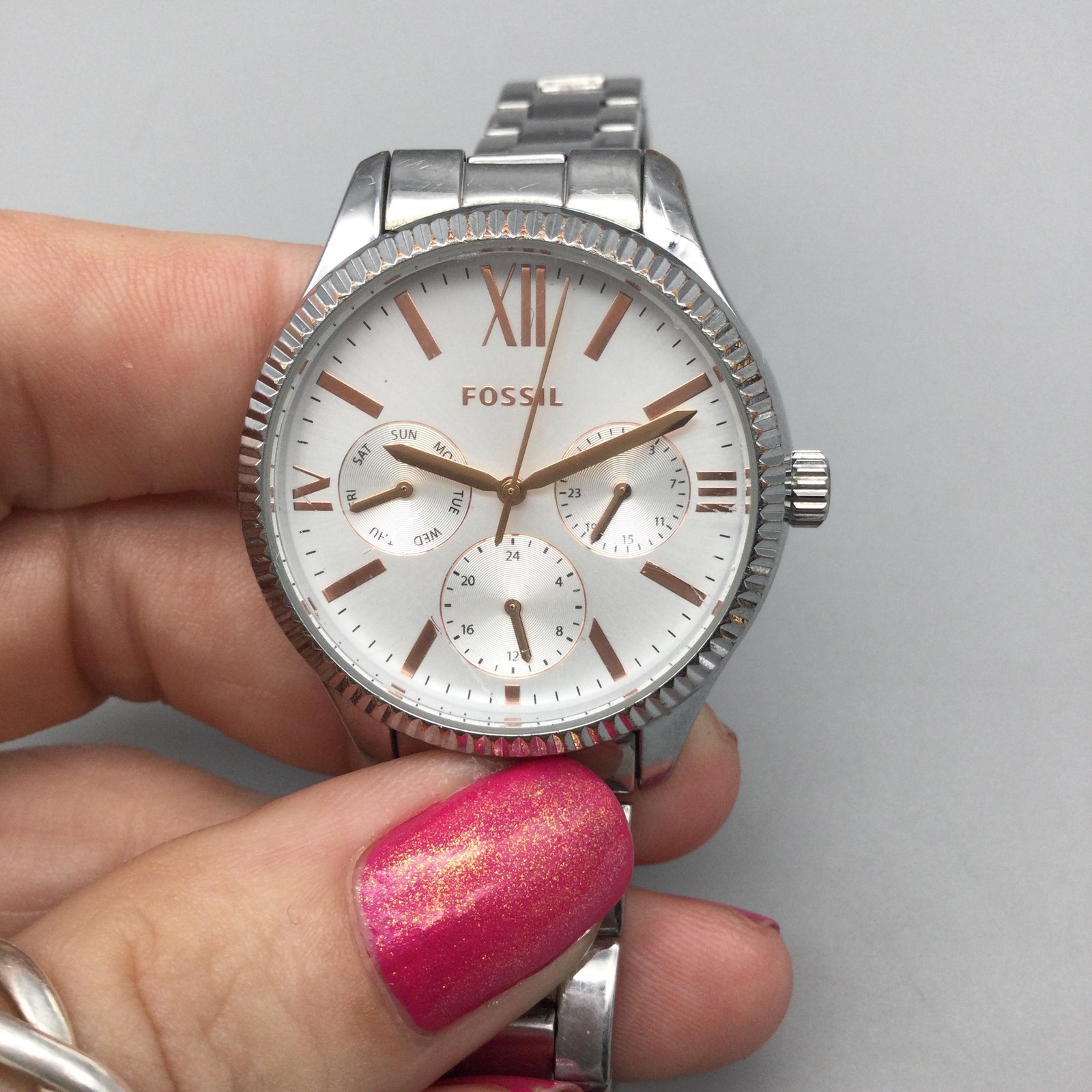 Fossil Rye BQ3590 Womens Watch 35mm Silver Tone Day Date New Battery 7″