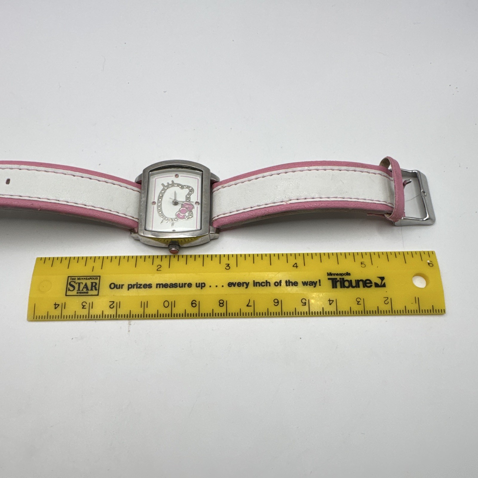 Sanrio Hello Kitty Girls Quartz Analog Watch 28-31.9mm -needs new battery