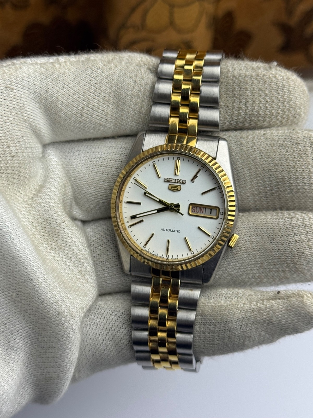 Vintage Seiko 5 7009 Automatic White Dial Fluted Bezel Two Tone Jubilee Men’s