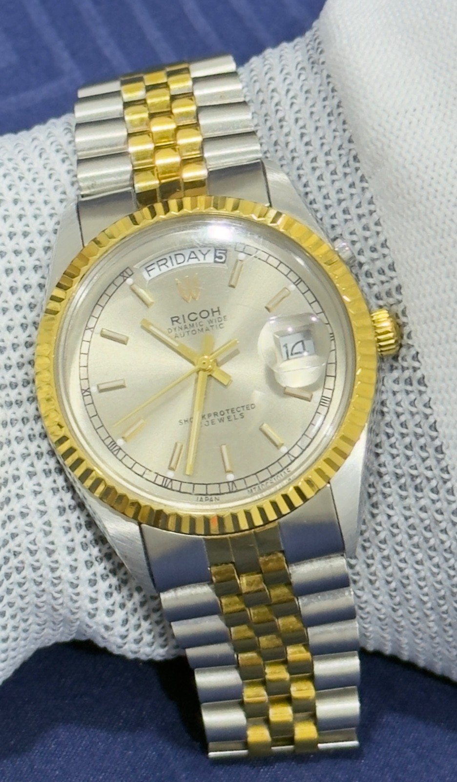 Ricoh President Dynamic wide Auto day/Date