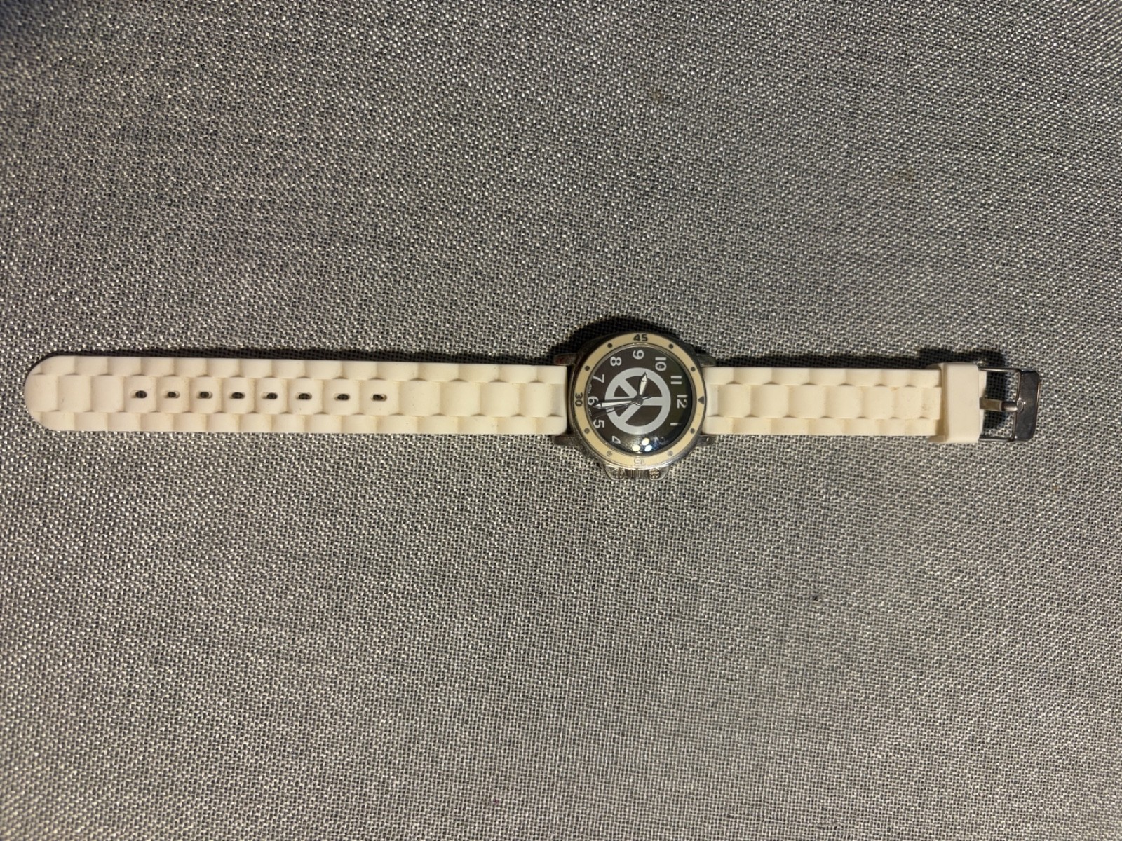 Bora Quartz Silicone Winter White Blue Dial Peace Sign Watch Circa 2008