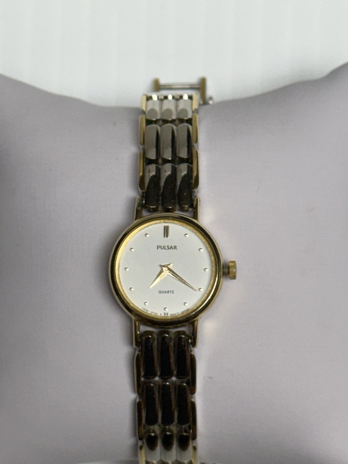 Pulsar V232-0500 Women’s Two Tone Gold Silver Quartz Bracelet Watch