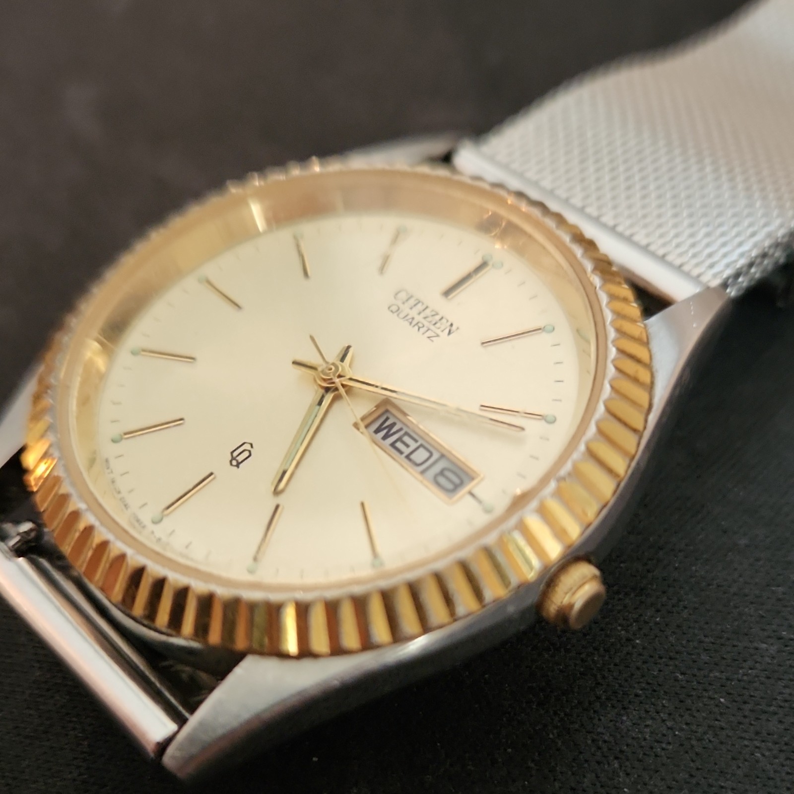 Citizen Quartz Men’s Day/Date RUNNING With New Mesh Band