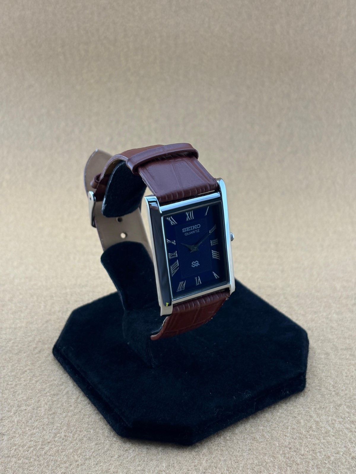 RARE BLUE SILVER Vintage Seiko Slim Quartz Men’s Wrist Watch