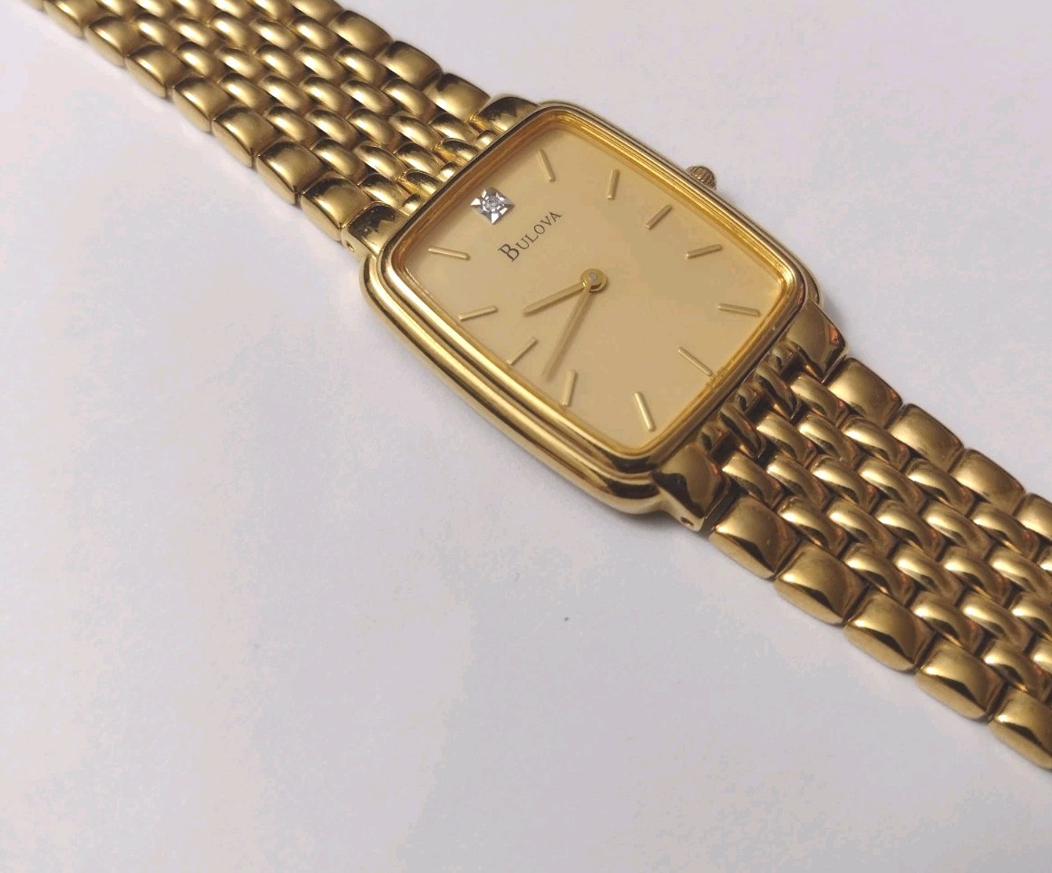 Vintage Men’s Formal Dress Gold Tone Diamond Bulova Quartz Watch Service Award