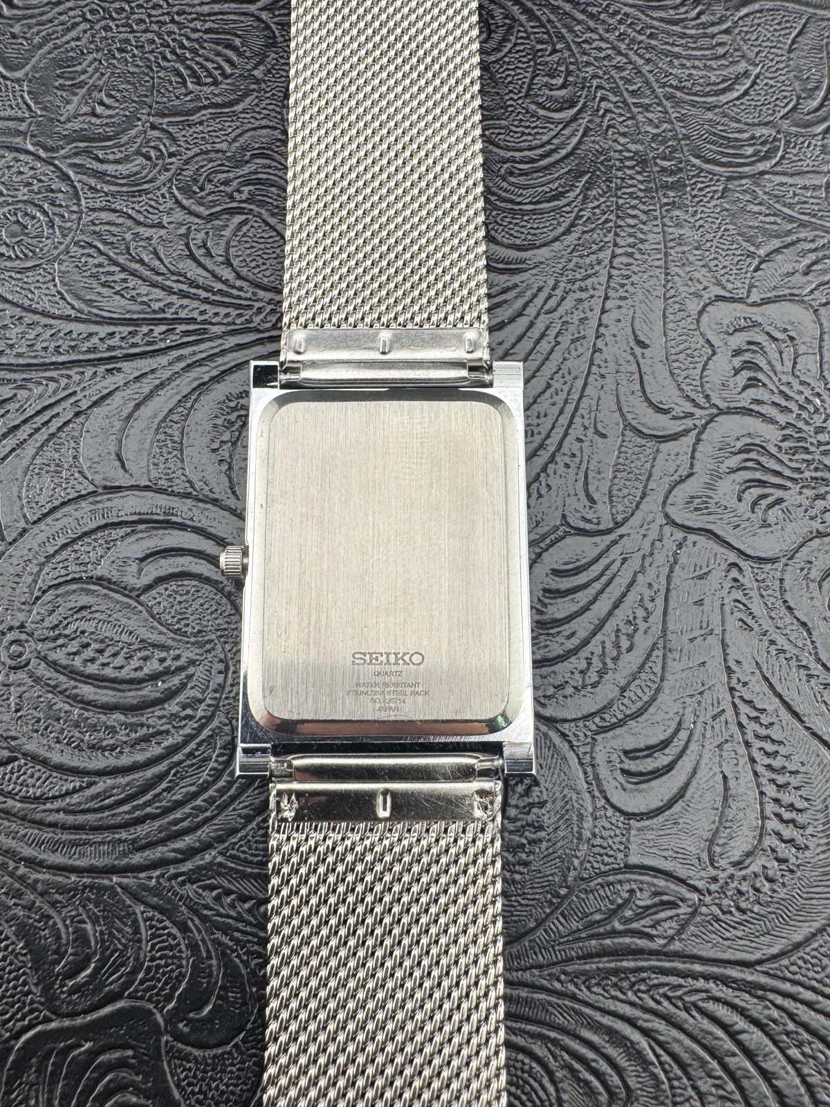 RARE YELLOW DIAL WITH SILVER CASE Vintage Seiko Slim Quartz Men’s Wrist Watch