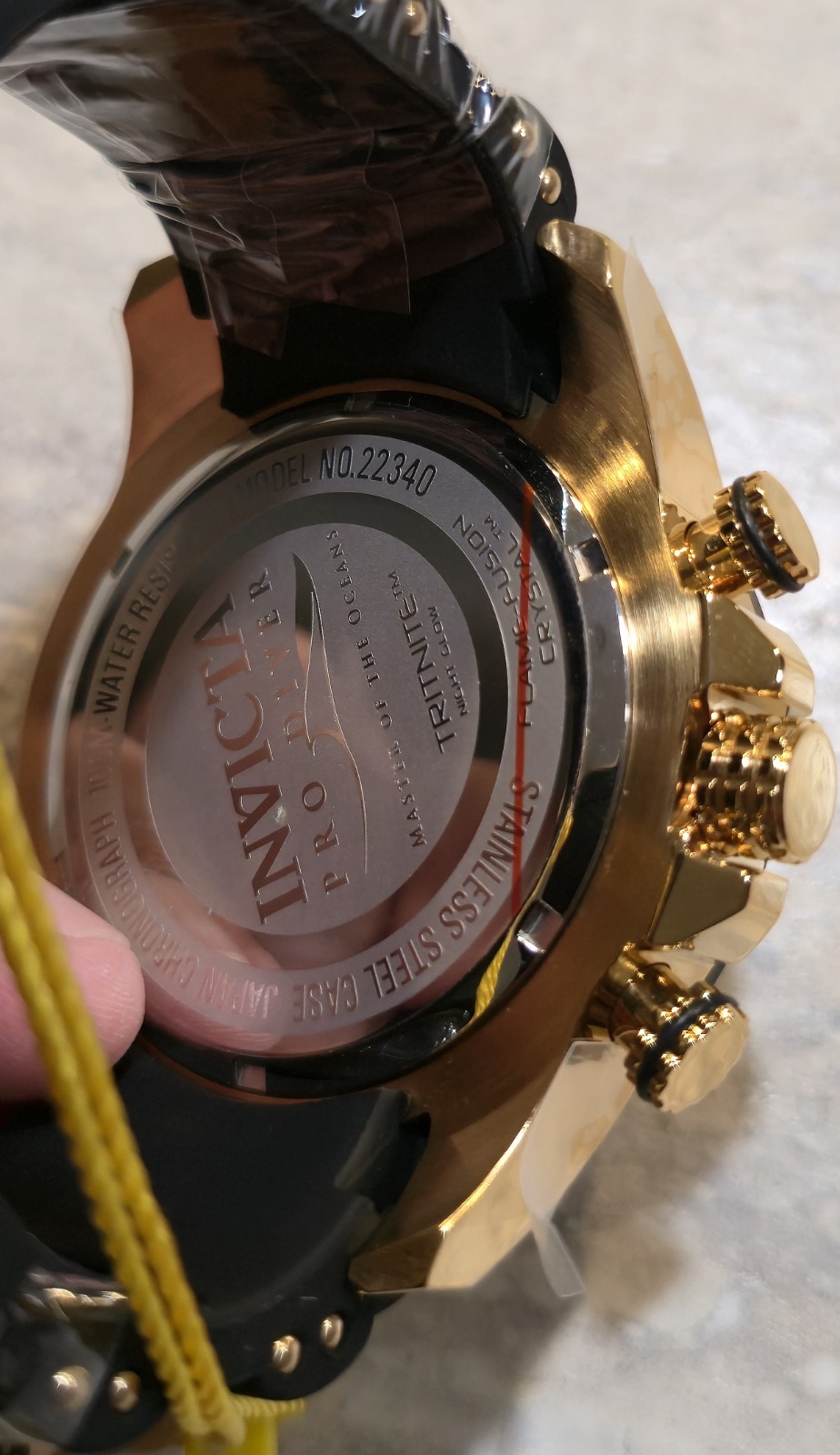 INVICTA Pro Diver SCUBA Gold Tone Case Black Dial Men’s Watch – UNTESTED
