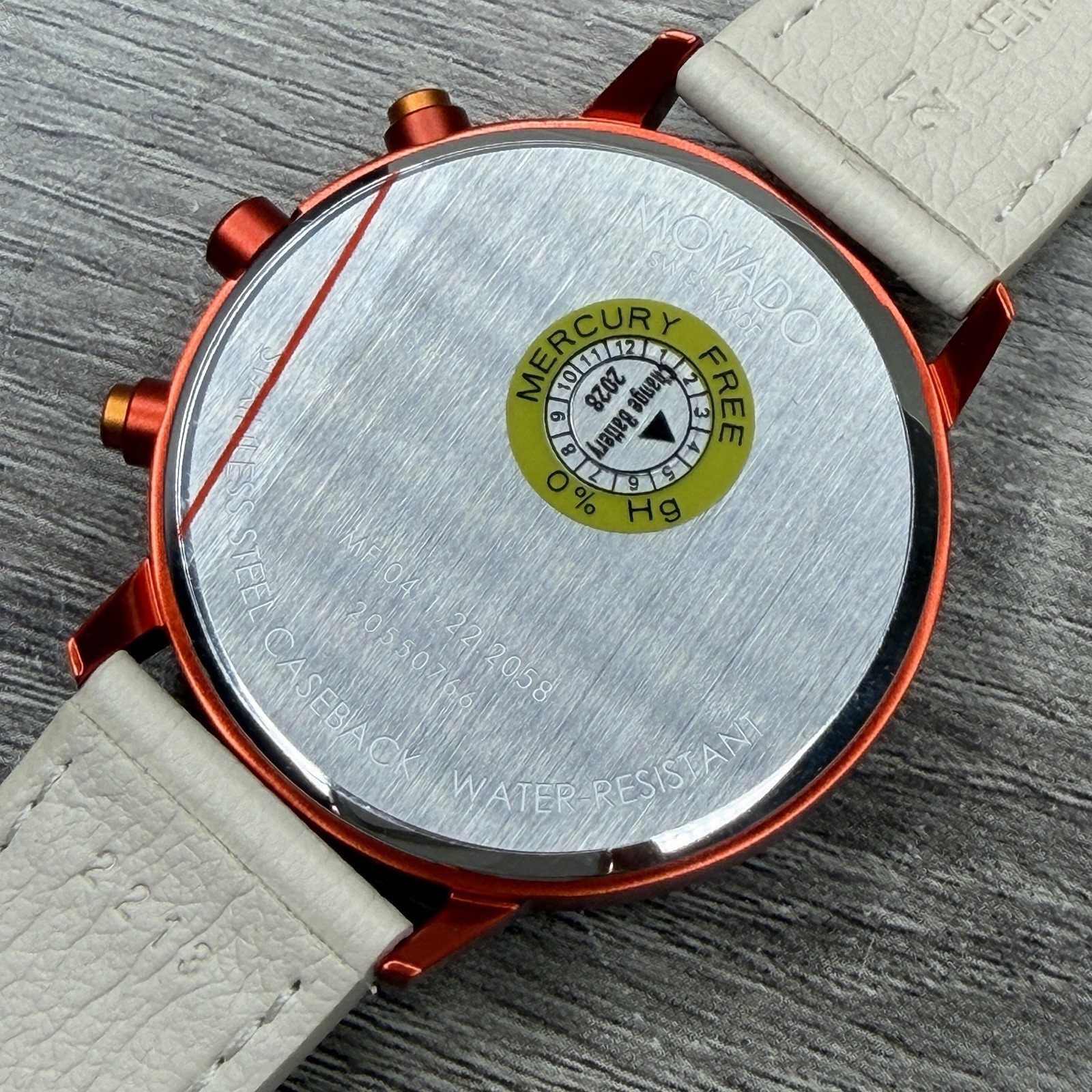 NEW✅SWISS✅ Movado FACE Red Dial Cream Leather Chrono Aluminum Men Watch 3640150
