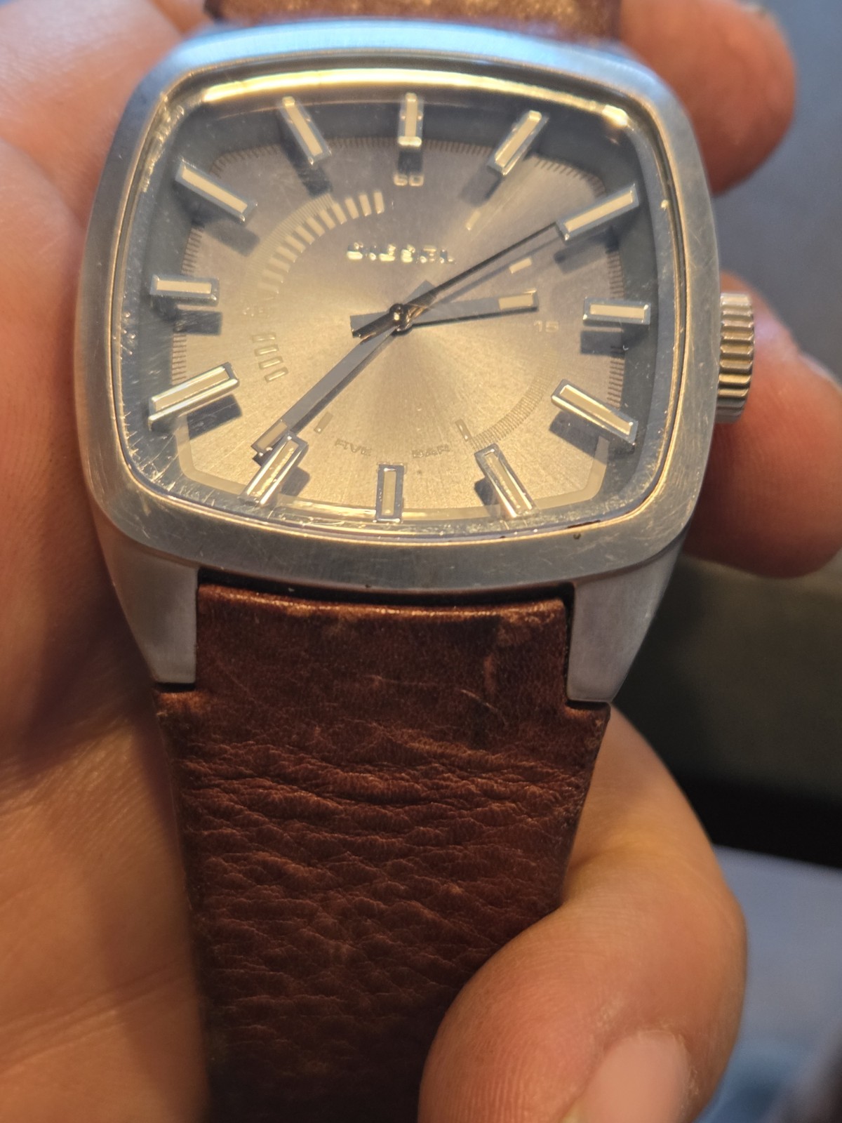 Diesel Analog Brown Leather Men’s watch DZ1527 VGUC Works New Battery VGUC C208