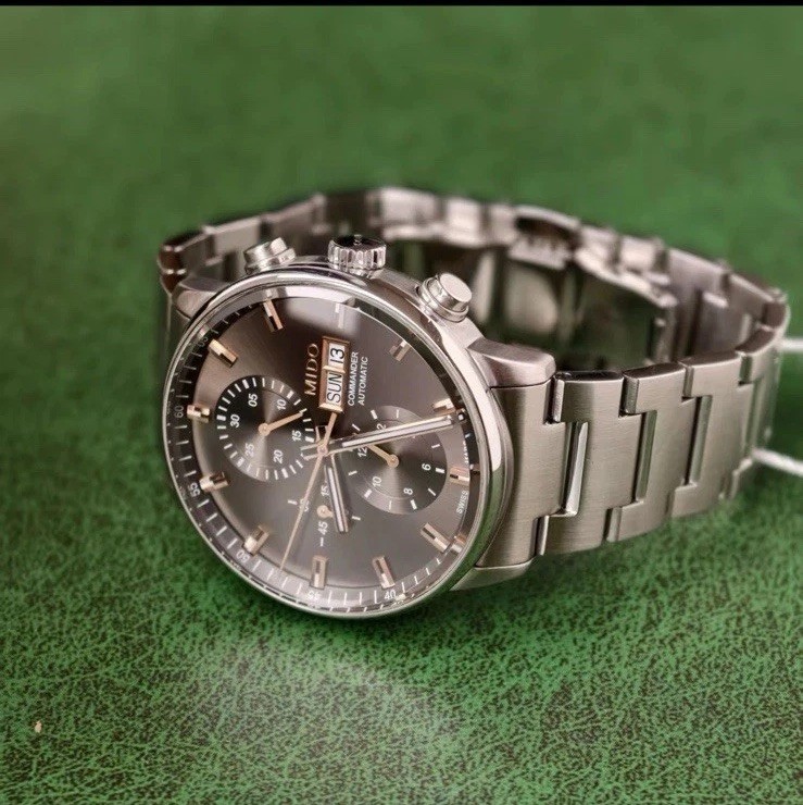 MIDO Commander II Chronograph Day/Date Gray Sunburst Dial M016.414.11.061.00