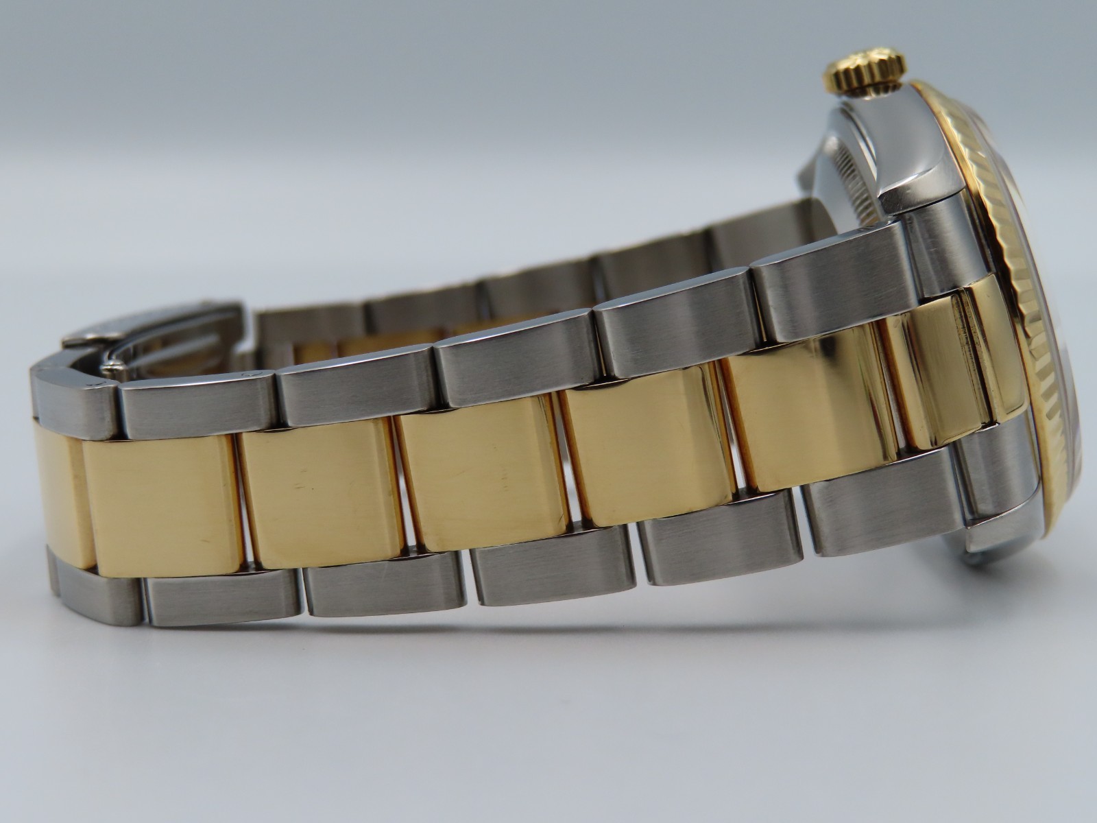 1996 Rolex Datejust 16233 Men’s 36mm 18k Yellow Gold Stainless Steel Wristwatch