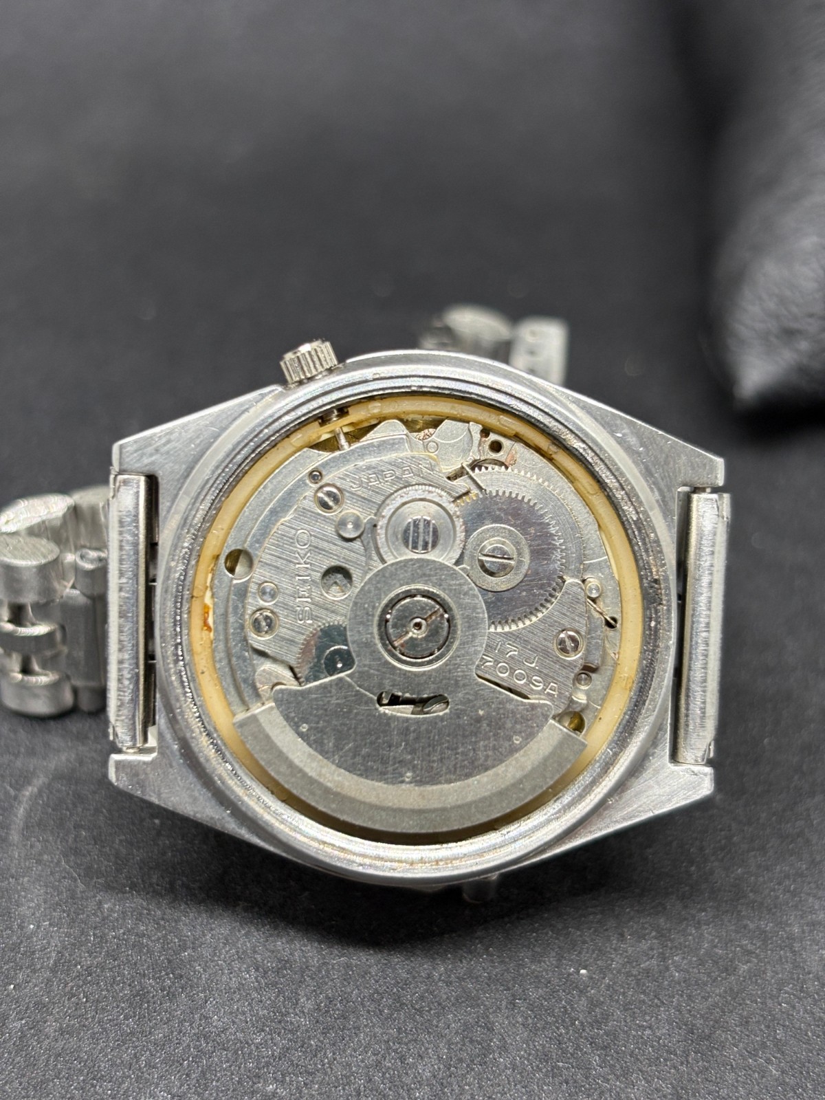 Vintage Seiko 5 Automatic Day/Date Japanese Men’s Wrist Watch