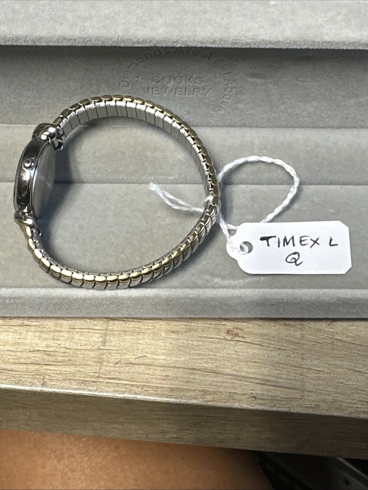 Timex Womens Vintage SR 621 Quartz Watch Stainless Steel Stretch Band