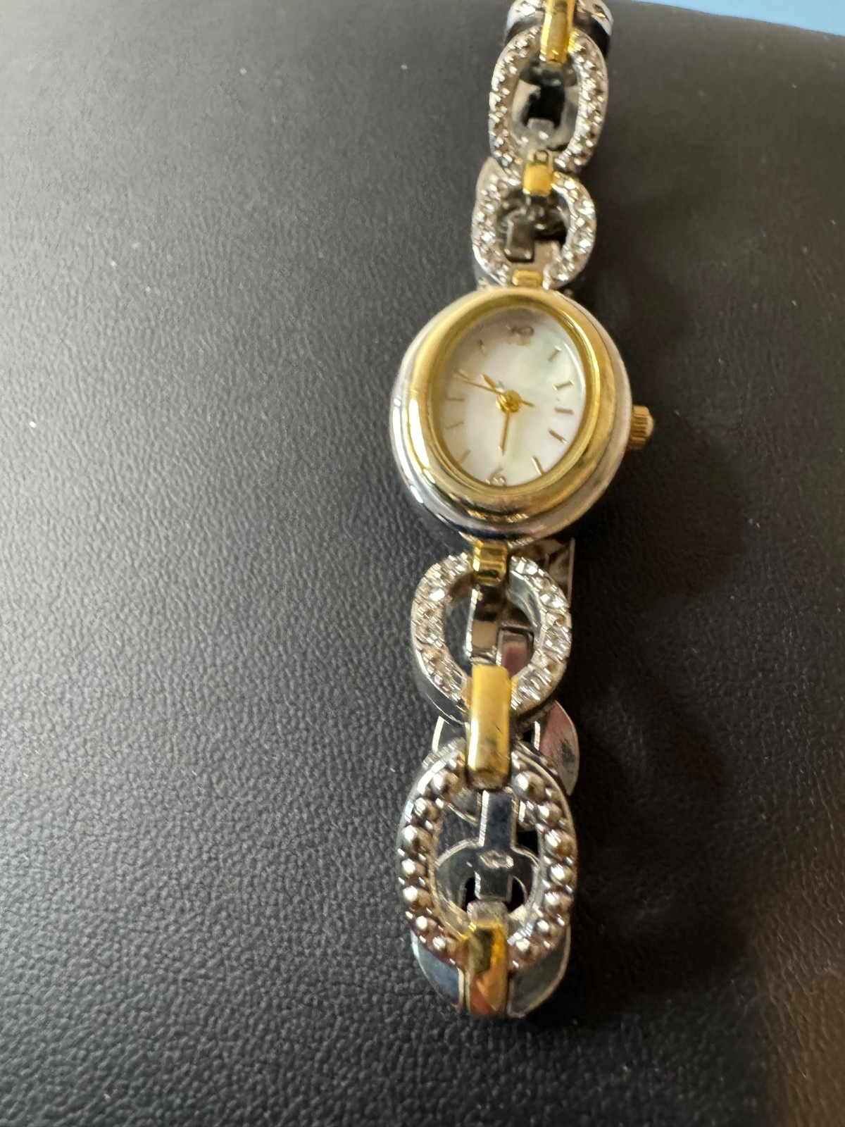 Allude Watch Womens Gold Tone Oval Dial Floating Rhinestone Links New Battery