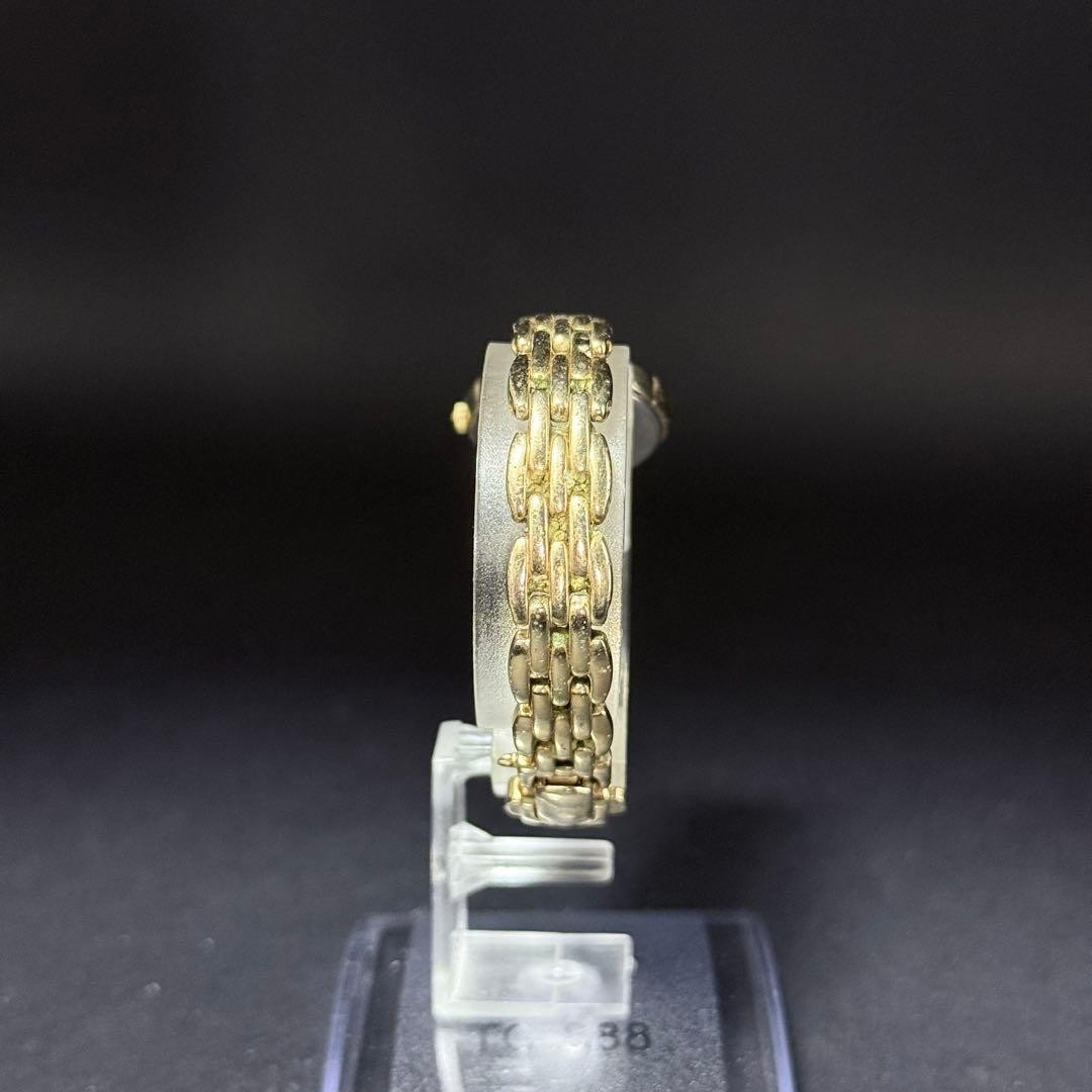 SEIKO V110-0A70 Watch with Chain and Shell Dial