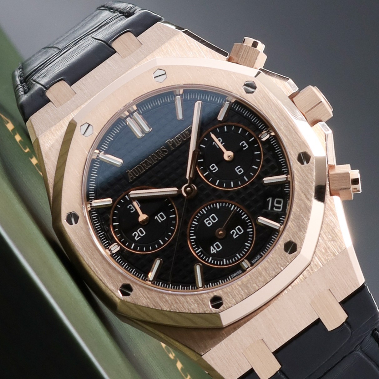Audemars Piguet Royal Oak 41mm Rose Gold Black Tapisserie Dial Strap 26240OR