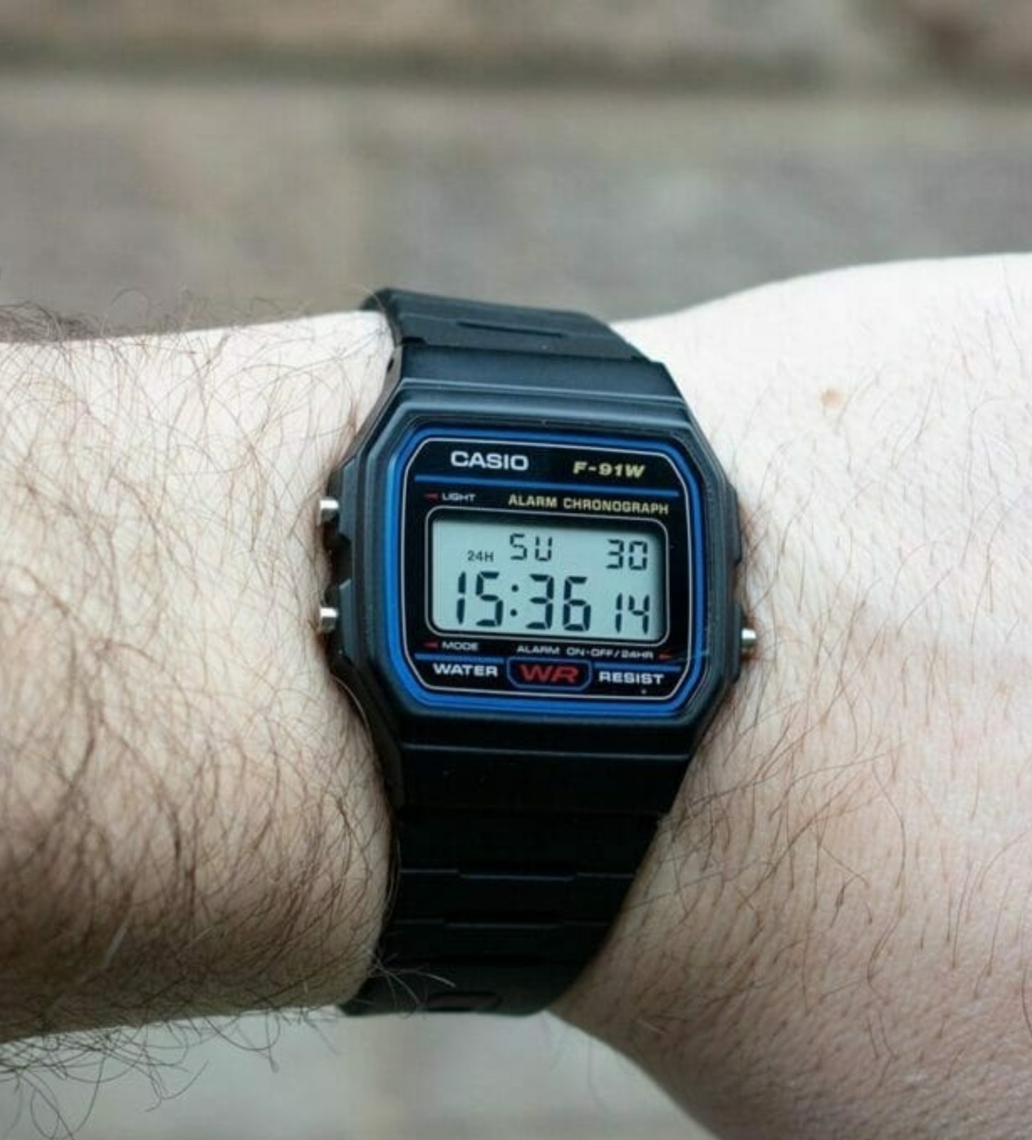 Casio Men’s Watch Classic Alarm Chrono Digital Dial Black Resin Strap F91W-1