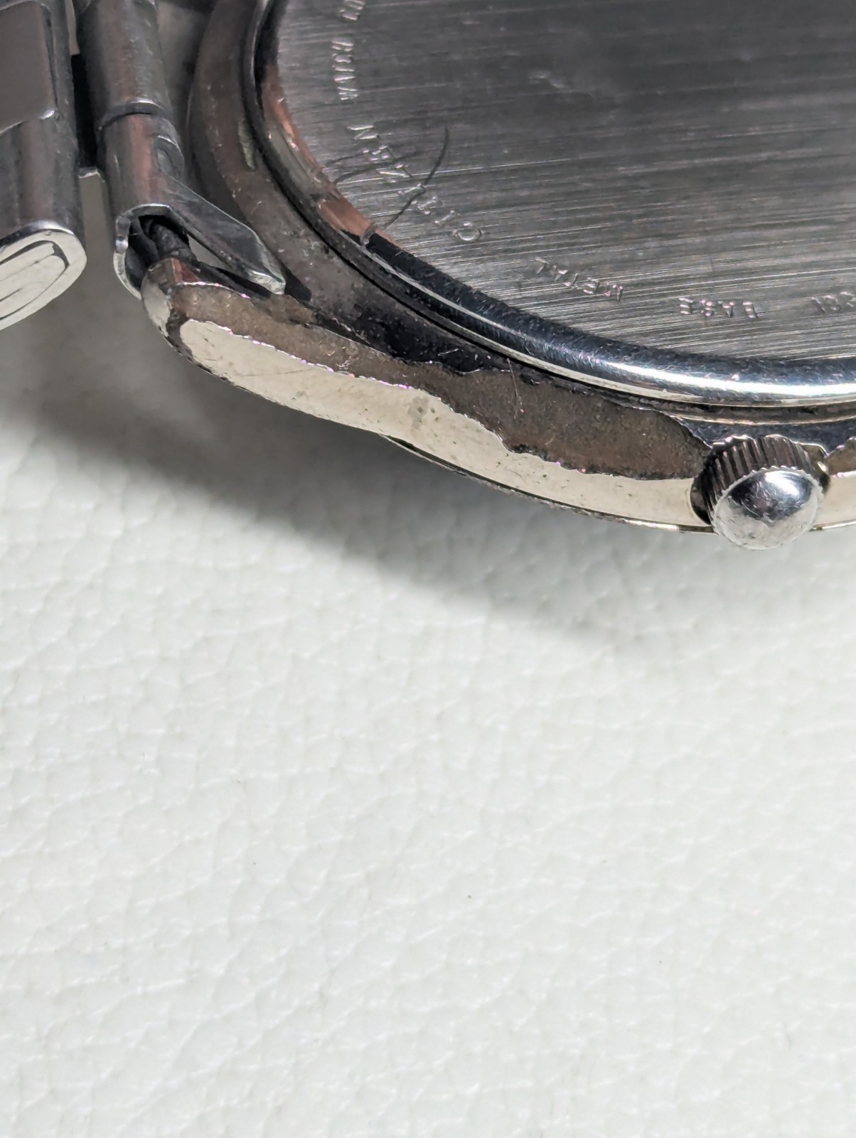 Damaged case Citizen Quartz Wristwatch Black Diamond Pattern Dial Silver