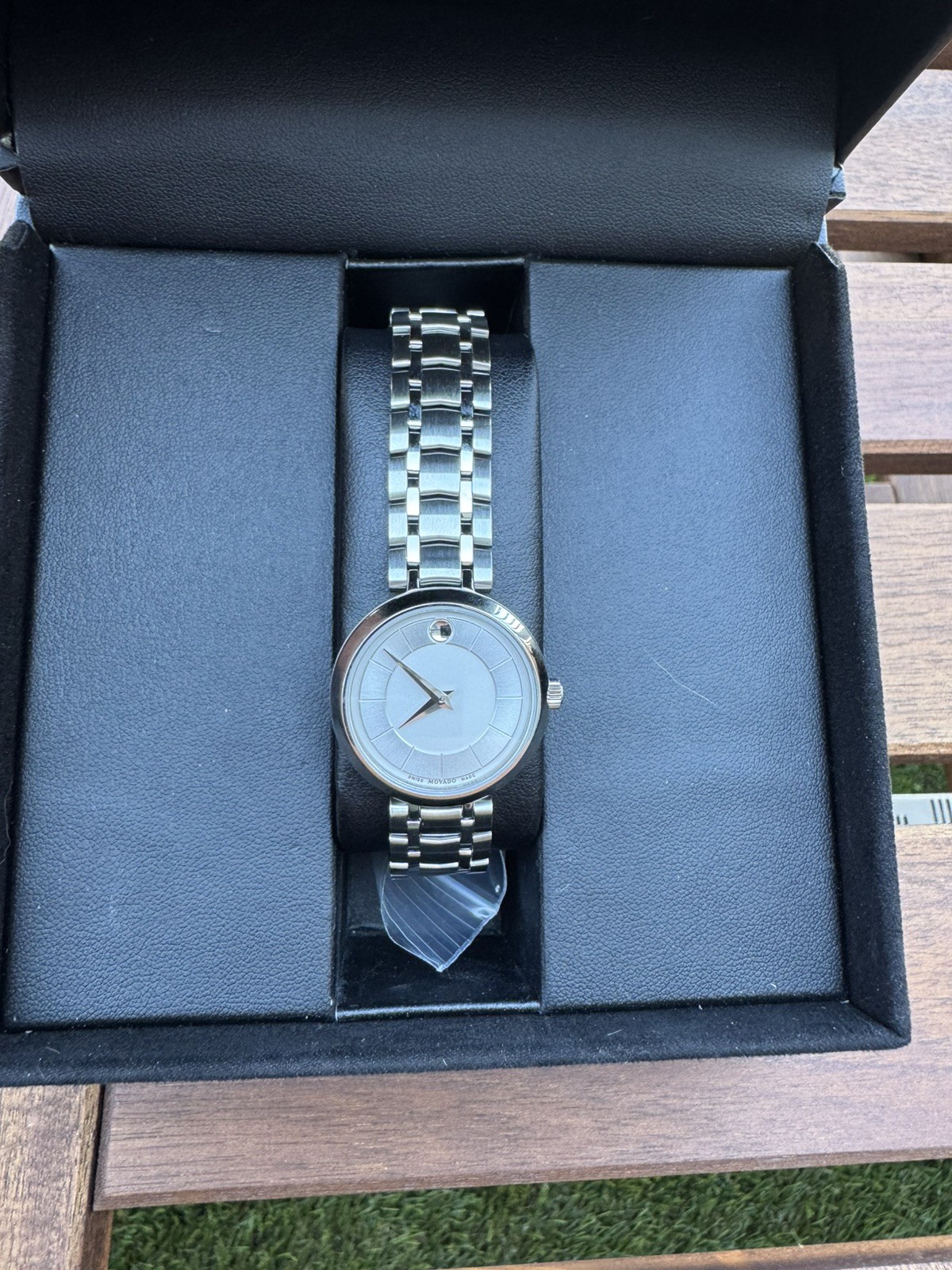 Movado Women’s Watch 0607098 Silver Dial Swiss Quartz Stainless Steel 28mm