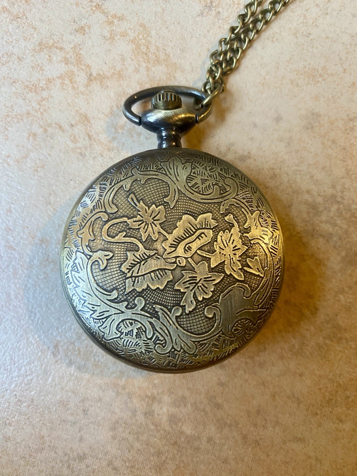 Bronze Full Hunter Deer Pocket Watch Quartz Roman Numerals White Dial Chain